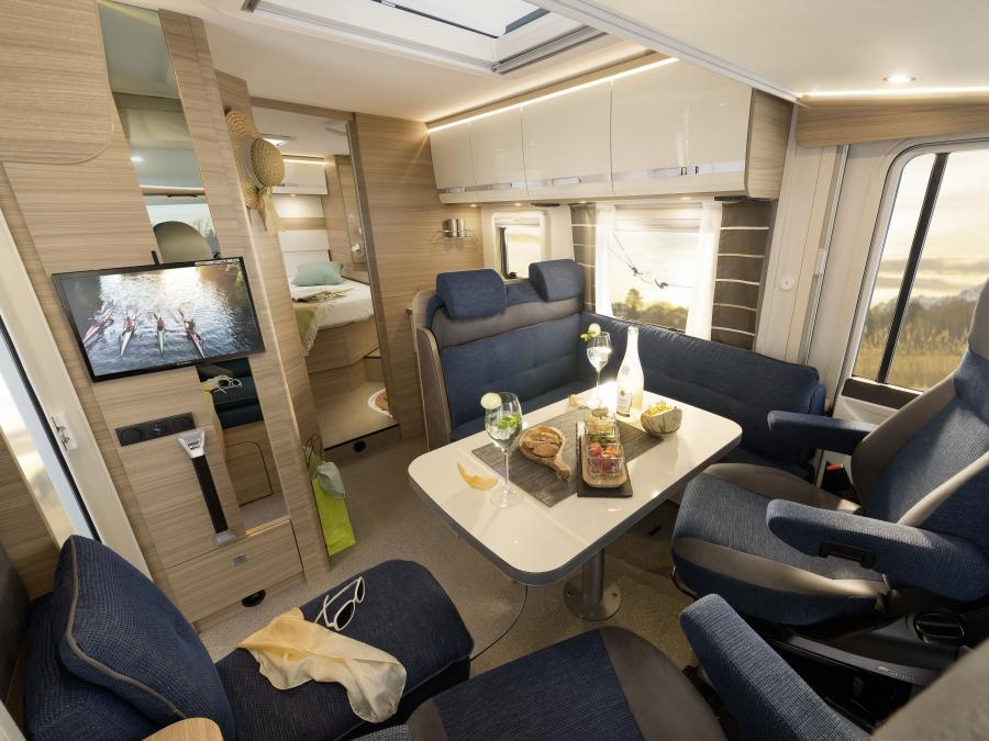 Интерьер Dethleffs Globebus GT I 2016 года  (фото 5 из 10)
